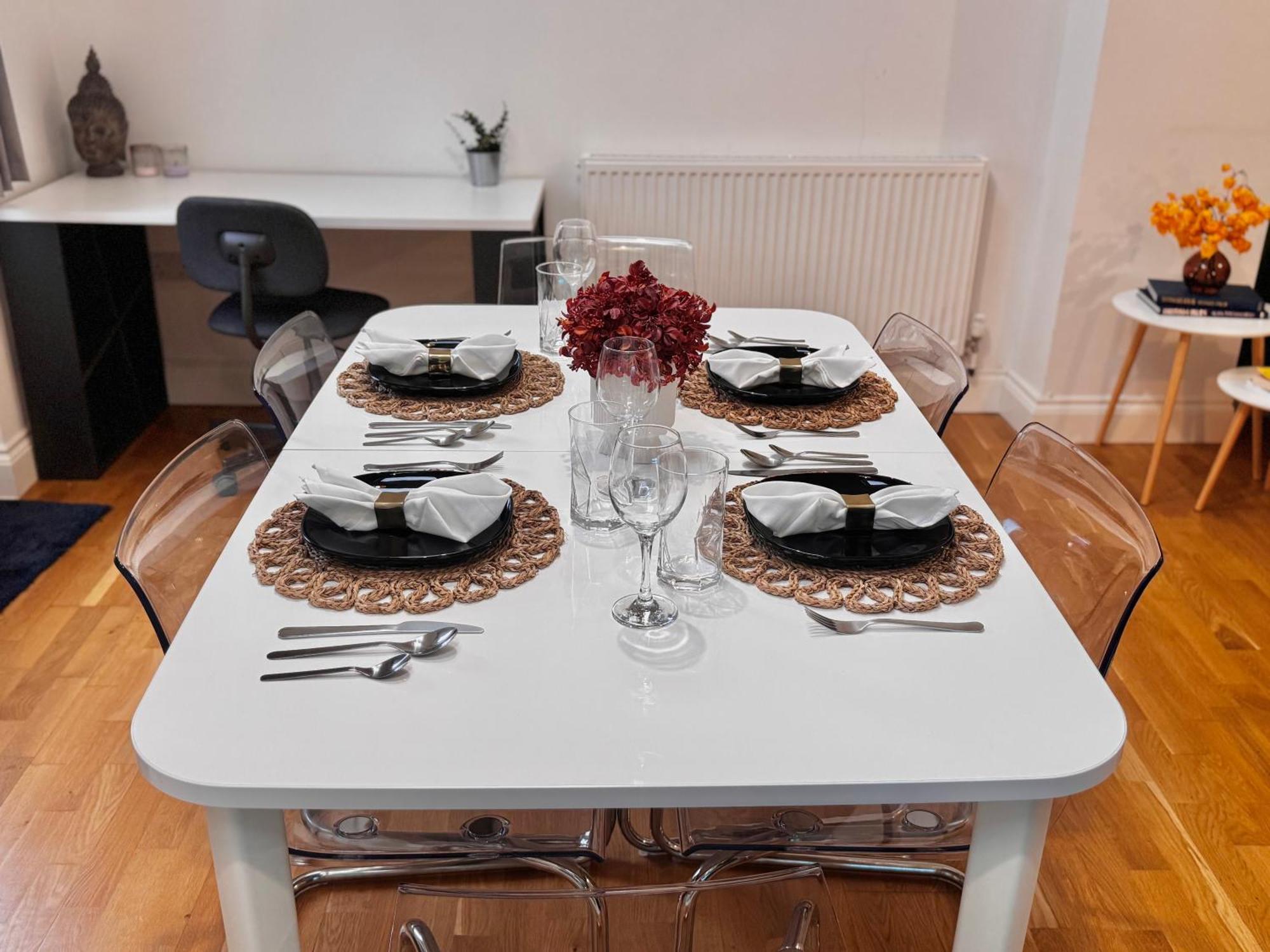 Modern 1-Bed Apt 30Min To Central London & Parking Екстер'єр фото