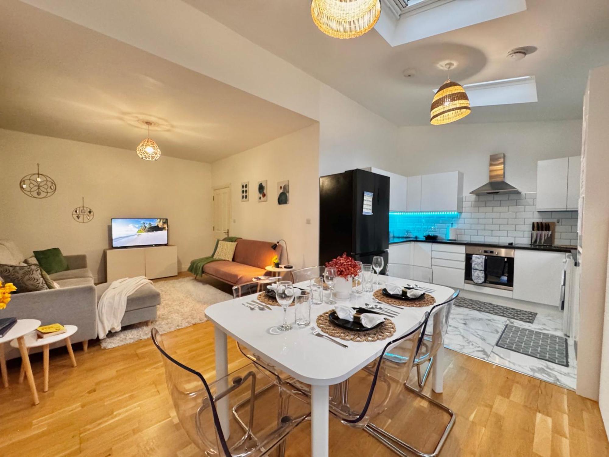 Modern 1-Bed Apt 30Min To Central London & Parking Екстер'єр фото