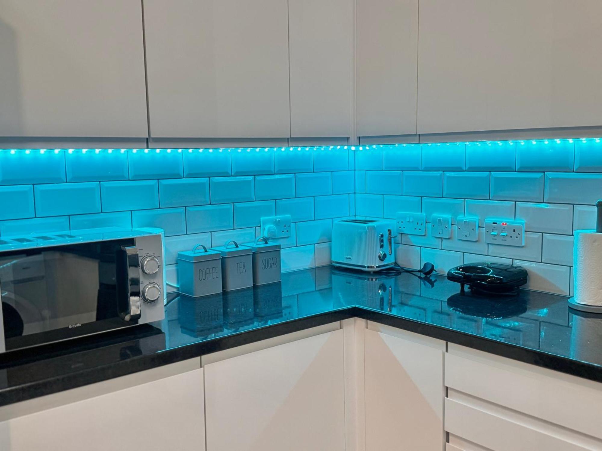 Modern 1-Bed Apt 30Min To Central London & Parking Екстер'єр фото