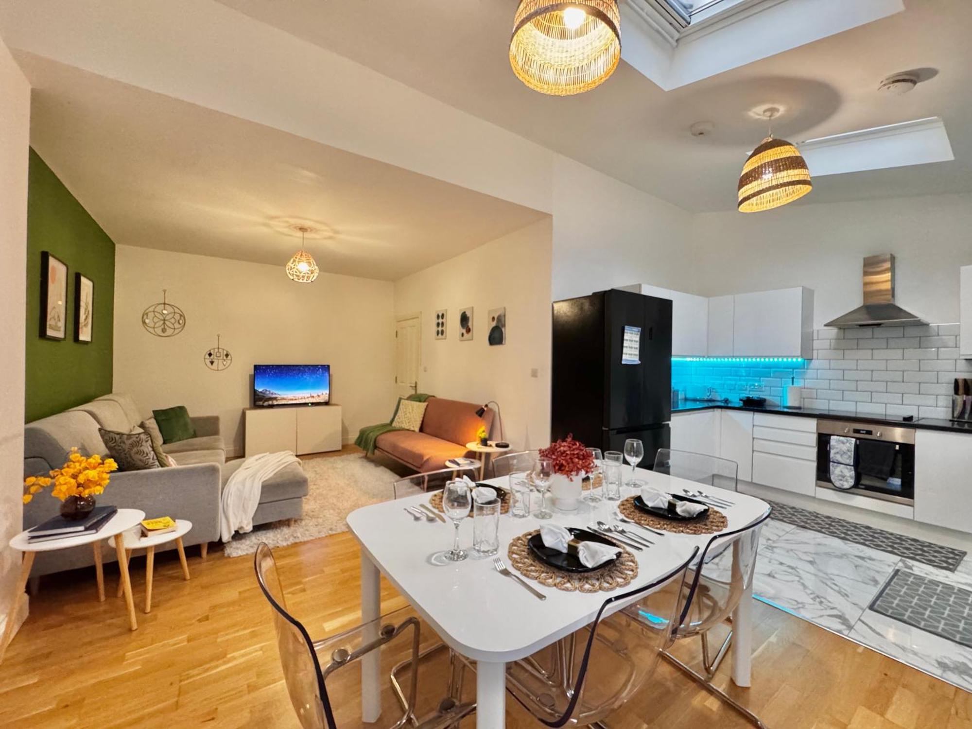 Modern 1-Bed Apt 30Min To Central London & Parking Екстер'єр фото