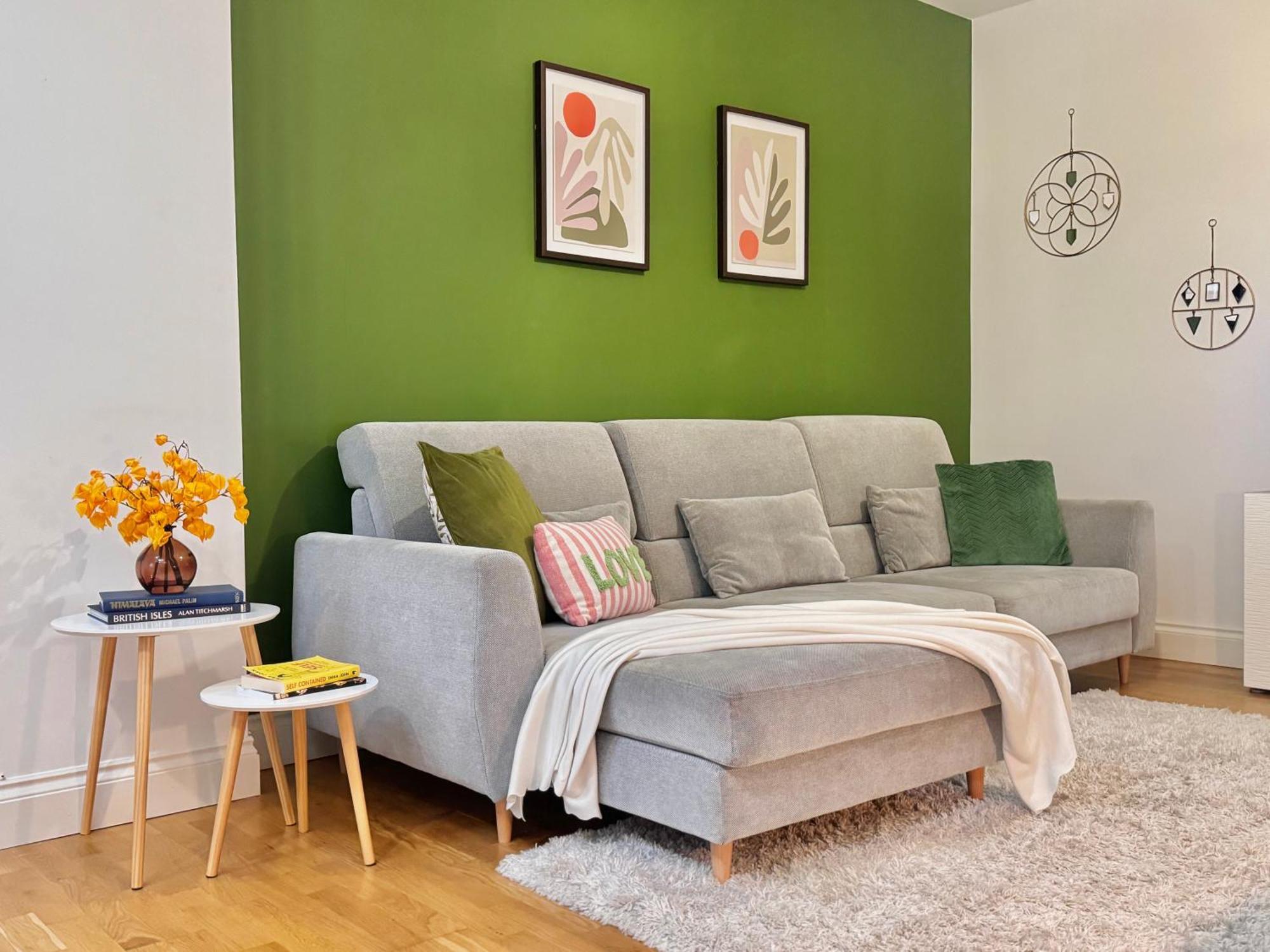 Modern 1-Bed Apt 30Min To Central London & Parking Екстер'єр фото